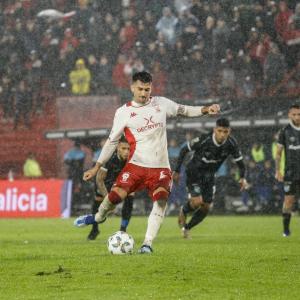 penal-de-ignacio-pussetto-feliz-en-Huracan-fecha-14-vs-atletico-tucuman-copa-liga-profesional-2024