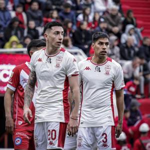 rodrigo-echeverria-y-lucas-carrizo-en-huracan-contra-argentinos-juniors-en-la-paternal-fecha-12-torneo-liga-profesional-2024